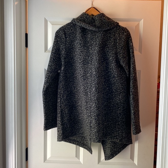 Woman’s Wool sweater wrap - Med black and grey - Picture 6 of 6